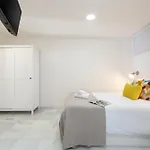 Sunstay Newly Refurbished Апартаменти